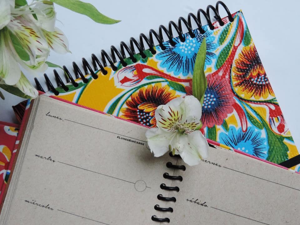 📖 Agenda Universal de Papel Reciclado