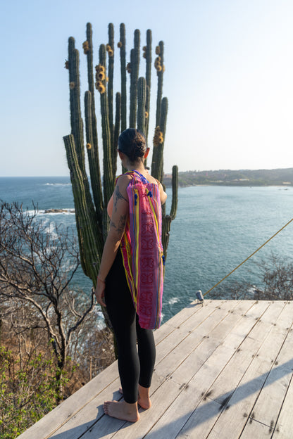 Bolsa para Mat de Yoga – Ligera, Práctica y con Impacto Social 💜