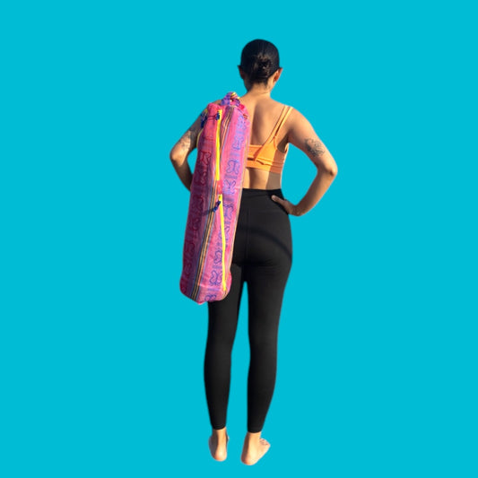 Bolsa para Mat de Yoga – Ligera, Práctica y con Impacto Social 💜